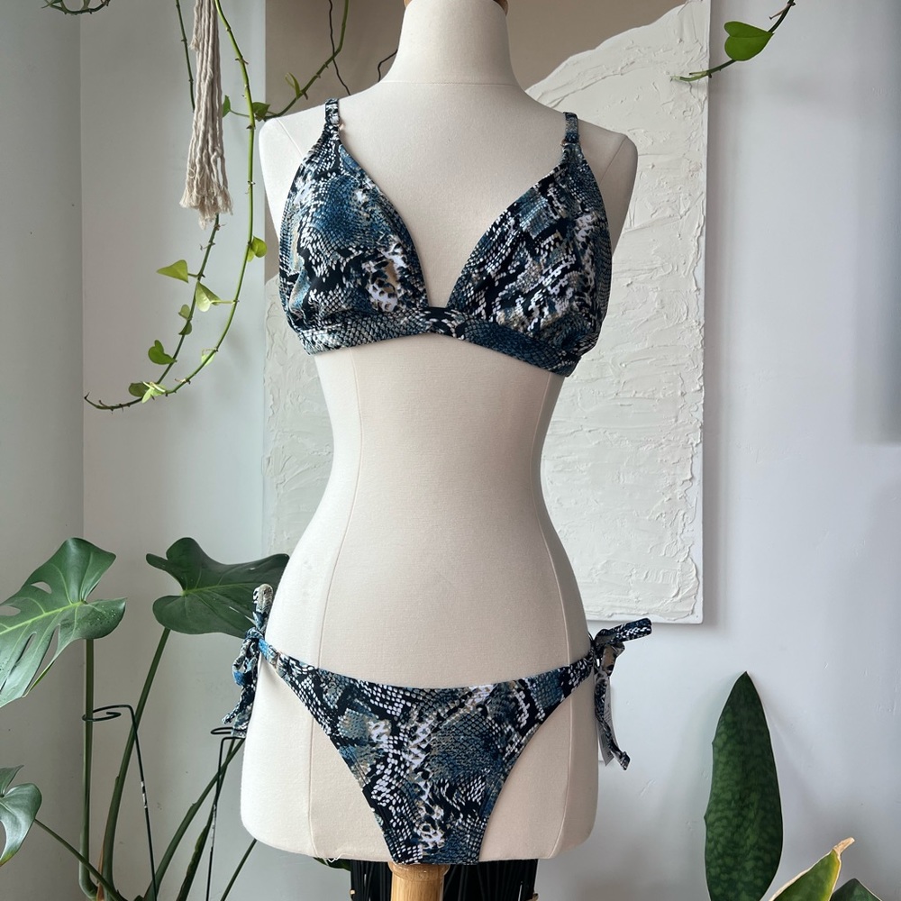 Shade & Shore snake skin bikini. Size: top - XL, bottom - S